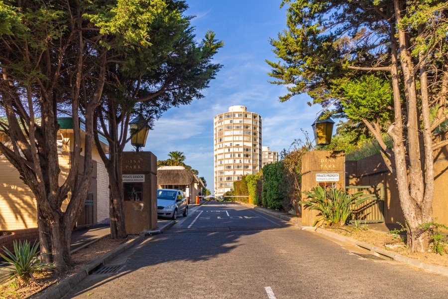 1 Bedroom Property for Sale in Vredehoek Western Cape